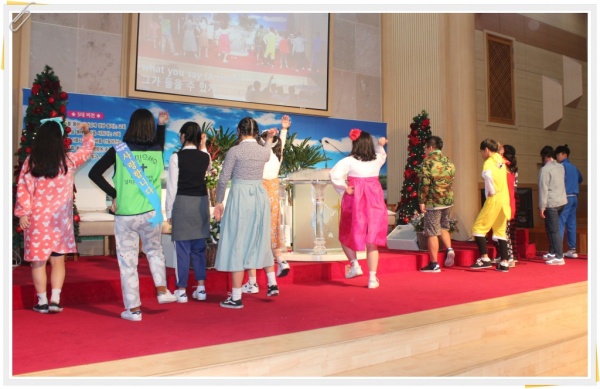 2017-12-25 성탄축하 - 부산 양정 넘치는교회